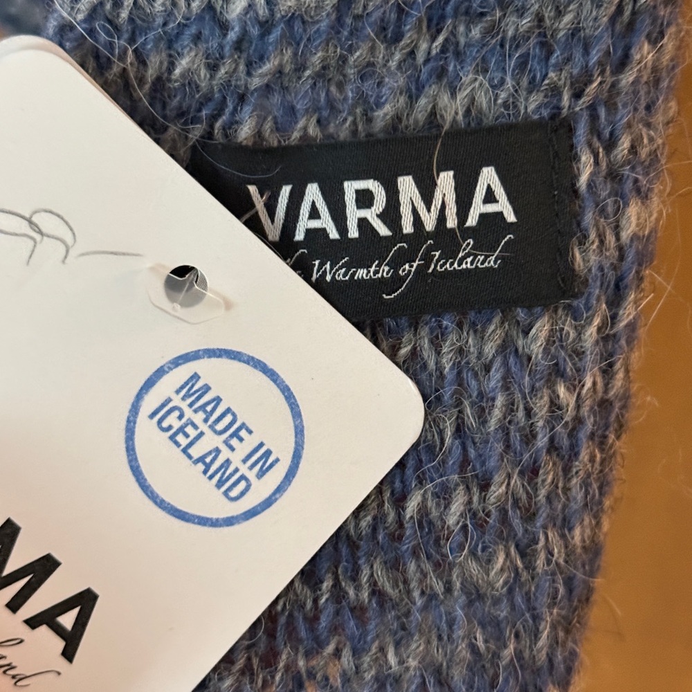 Varma Icelandic Gray Blue Oversized Asymmetrical Wool Scarf 23 x 108" New. - Picture 3 of 4